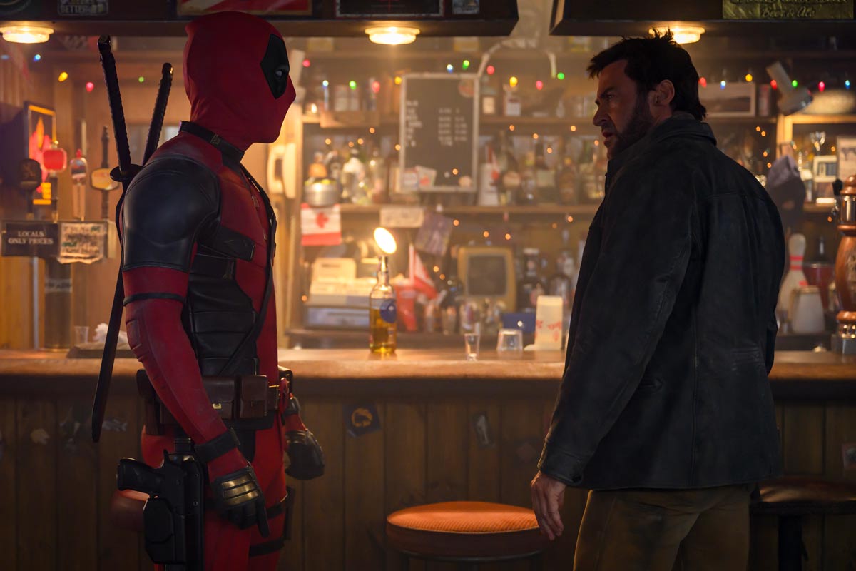 deadpool y wolverine-2024-resena Hugh Jackman y Ryan Reynolds bar